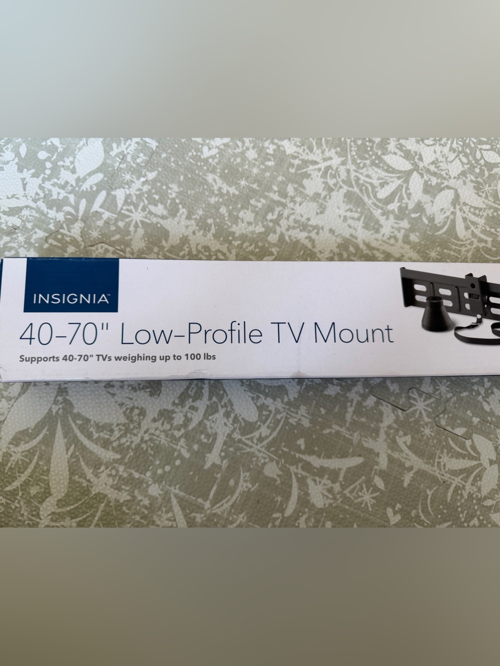 Insignia 40-70" Low-Profile TV Mount — White and Black